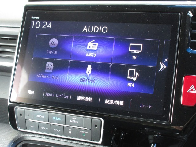 ナビゲーションはギャザズ10インチナビ（VXU-197SWi）を装着しております。ＡＭ、ＦＭ、ＣＤ、DVD再生、Bluetooth、音楽録音再生、フルセグTVがご使用いただけます。