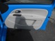 運転席ドア内張です！ベージュで落ち着き有るデザイン！ボディカラーのブルーが車室内ドア内側に配色！見た目の鮮やかさももちろん！綺麗でオシャレ感アップ！です！