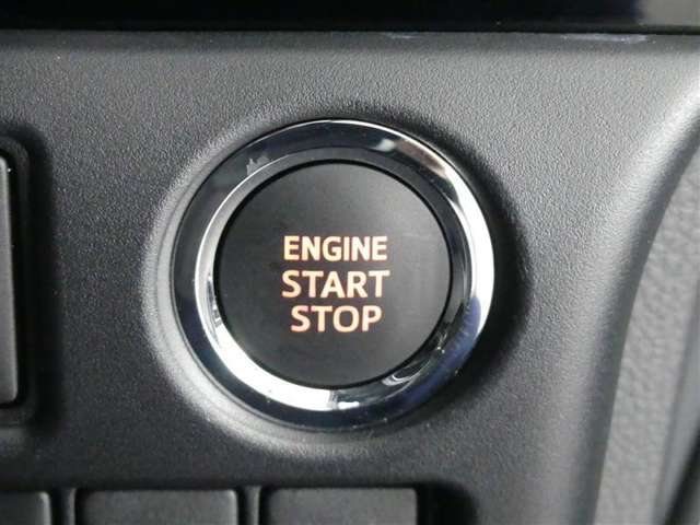 ボタンを押すとエンジンが始動します！ブレーキを踏みながら押さないと始動しなせん。