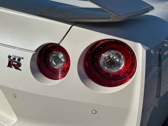 日産 GT-R 3.8 プレミアムエディション 4WD フロアマット R5年式 徳島県の詳細画像 その10