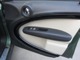 パワーウインドウスイッチは、ドア装備のタイプです。車内もツートンカラーでおしゃれです!!