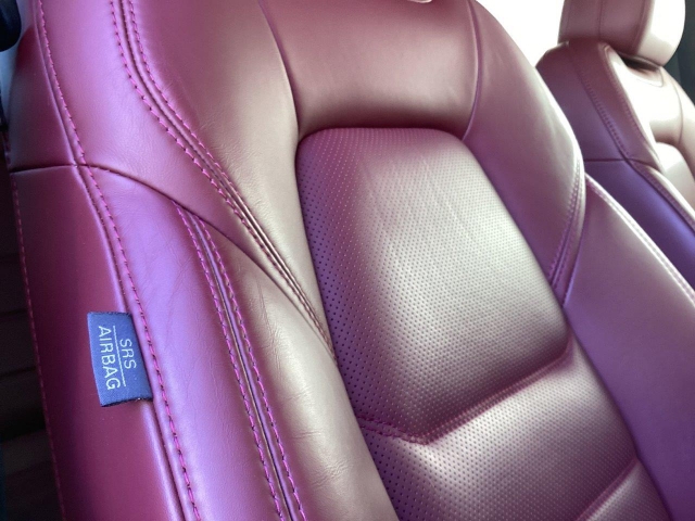 エアバックは運転席と助手席だけではなく、フロントサイド＆カーテンエアバックも標準で装備しています。
