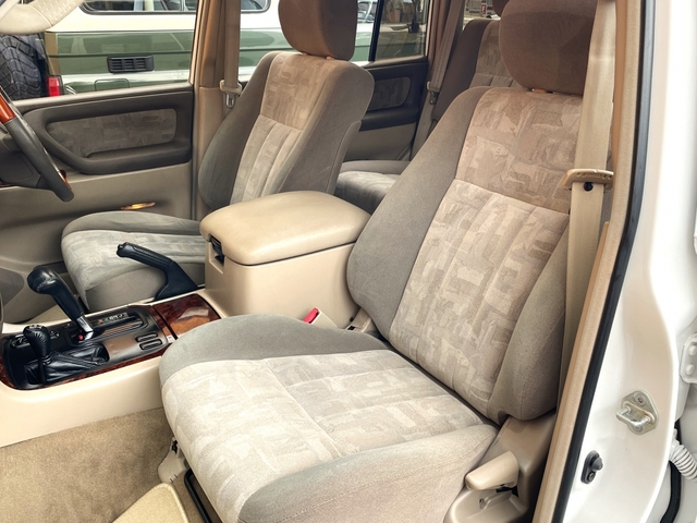 トヨタ ランドクルーザー100 4.7 VXリミテッド Gセレクション 4WD 中東スタイル  背面付 東京都の詳細画像 その12