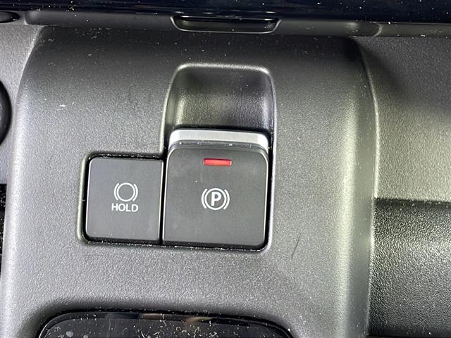 【 電子パーキング 】スイッチ操作だけで、駐車時に必要なすべての操作を自動で制御する先進の自動駐車機能です。