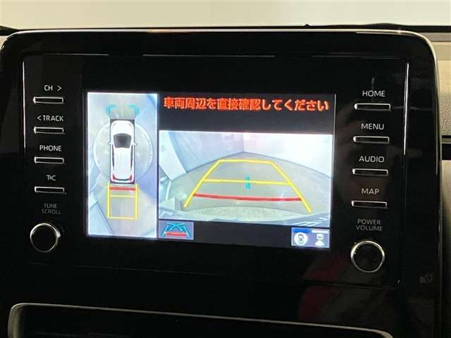 安心のバックモニター！ガイドがあって夜間でもよく見えます！