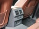 ■３ゾーンオートマティックエアコンディショナー■運転席や助手席の温度を個別に調節が可能。リアのセンターコンソールに装備したエアコンコントローラーで後席も快適にお過ごしいただけます。