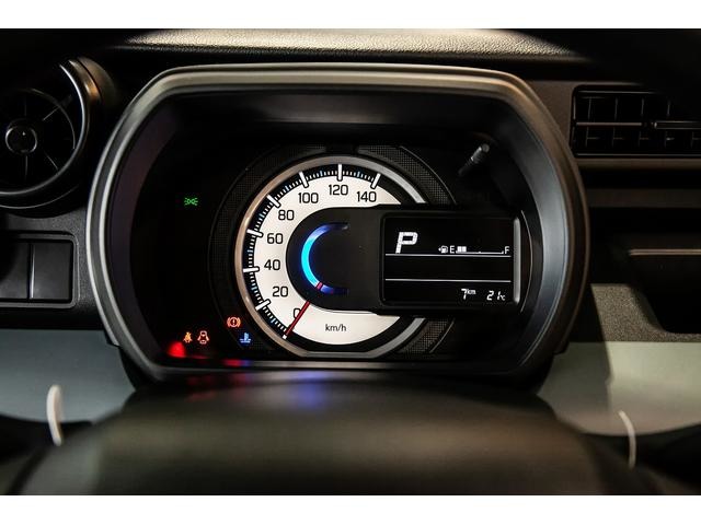 運転状況を視覚的に認識しやすいエコドライブアシスト照明付きメーターパネル。