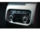 【３ゾーンエアコン】　運転席・助手席＋リアシートの３ゾーンで別々に温度設定可能な３ゾーンフルオートエアコンを装備。快適なドライブをサポートします。