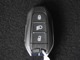 【スマートキー】鍵を持ってお車のプッシュスタートボタンを押すだけでエンジンが始動します。ドアの施錠もボタンを押すだけです。