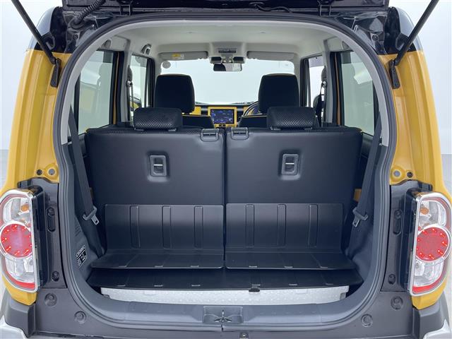 【トランク】積み込みやすくて、たっぷり積める荷室です。乗車人数と荷物の量や大きさによってシートアレンジをすることでより快適なドライブが可能です！