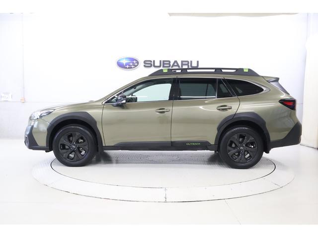 ���[�t���[�������B�T�[�t�{�[�h��J�k�[�Ȃǂ𓋍ڂ��₷���N���X�o�[�^�C�v���̗p�B�O�㕔���Ɍ����J���邱�ƂŁA���[�v��ʂ��ČŒ肵�₷���悤�ɍH�v���Ă��܂��B