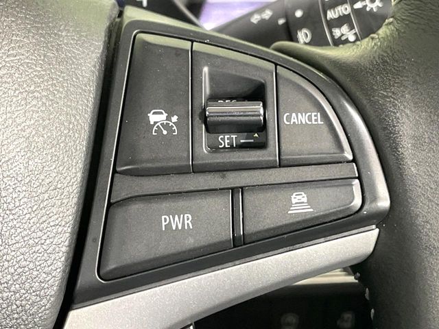 【アダプティブクルーズコントロール】高速道路での長距離走行が楽に！！自動で速度を保つクルーズコントロールが、衝突軽減システムと連携し、前方の車両を感知して車間を保つように速度調節してくれます！！