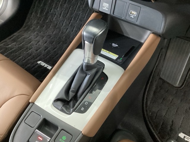 当店での販売車両は、車検整備はもちろん、車検残ありの車両でも点検整備をしっかり終わらせてからお客様へ引き渡し致しますので、安心してご購入いただけます♪