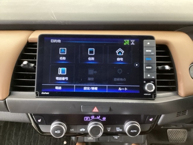 Honda　CONEECT対応で、更に便利が広がったナビディスプレーです♪また、フルセグTVの他にDVD/ＣＤプレーヤーを装備♪もちろんＦＭ／ＡＭラジオもお聞きいただけますよ♪