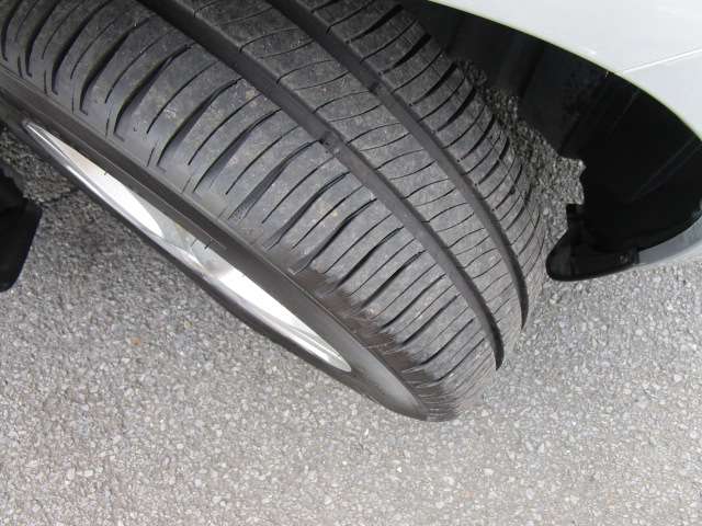 安全にお乗りいただく為に重要なタイヤの溝も安心なレベルなのでご安心ください！
