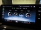 BMWオペレーティング・システム8は、音声による自然なやりとりやコントロール・ディスプレイ、ステアリング・ホイールを介して、最先端の機能を直観的に操作できます