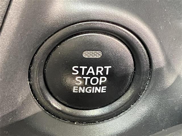 【プッシュスタート】ブレーキペダルを踏み込んだ状態でプッシュスタートスイッチを押すだけでエンジンを始動させることが出来ます！鍵を差し込む必要がないのでとっても便利です♪