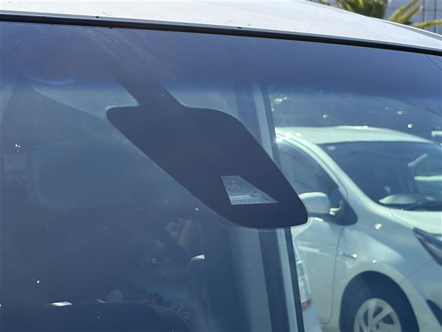 【ドライブレコーダー】映像・音声などの運転中の記録を残します。事故などを起こした起こされた時の証拠になりえますので、もしも時でも安心ですね。