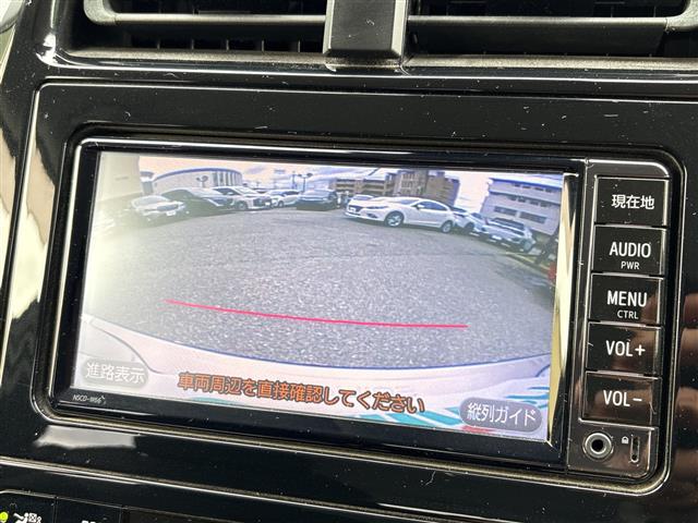 【バックモニター】後ろのカメラの映像をモニターに映し出すことができます！後方の見えない死角や、障害物との距離感をしっかり確認することができます！駐車が苦手な方におすすめです。