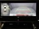 パノラミックビューモニターを装備。駐車場や交差点でクルマを真上から見るように周囲を確認できます。機能の詳細は販売店スタッフまでおたずねください。