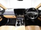 上質で落ち着いた印象のインパネ。視界も広々で運転しやすいです。