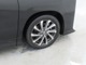 装着タイヤサイズは、２０５／５５Ｒ１７です。純正アルミホイールを装着しております。