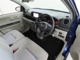 シンプルで使いやすいデザインの運転席です。