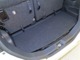 後席使用時でも、荷室空間を確保しております。