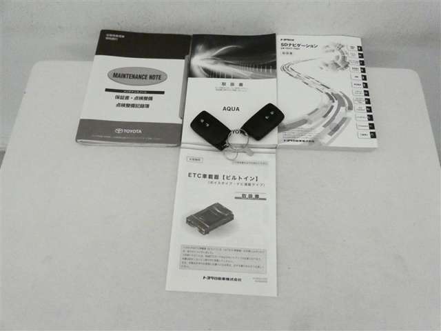 取扱説明書、メンテナンスノートが揃っています。スマートキーは、カギを取り出す手間がなく施錠開錠・エンジン始動ができる便利なキーです。
