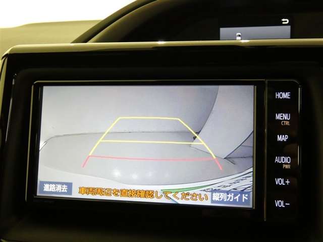 バックガイドモニターで、後方を確認しながら安心して駐車することができます。運転初心者も熟練者も必須の機能ですよ！