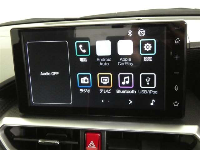 ９インチのディスプレイオーディオ装着です。スマホとの通信で様々なサービスが楽しめます。ＴＶ視聴にも対応しています。