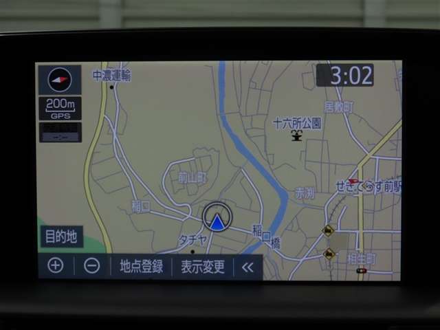 純正ナビを装備。タッチパネル式で使いやすく、お出かけもラクラクです。