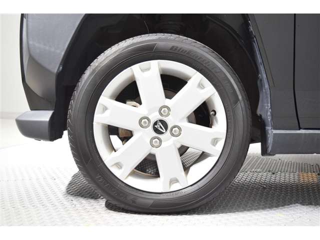当店は全車『ロングラン保証』付！（1年間、距離無制限 HV車はHV保証付） 別途延長保証もご用意しております♪ ぜひ現車を確認にご来店ください