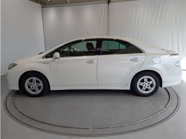 �P�N�Ԃ̑��s�����������̃����O�����ۏؕt���ł��B�܂��A����Ɉ��S�������߂̕��ɂ͂P�N�`�Q�N�̕ۏ؉������ł���i�L���j�����I�т��������܂��B
