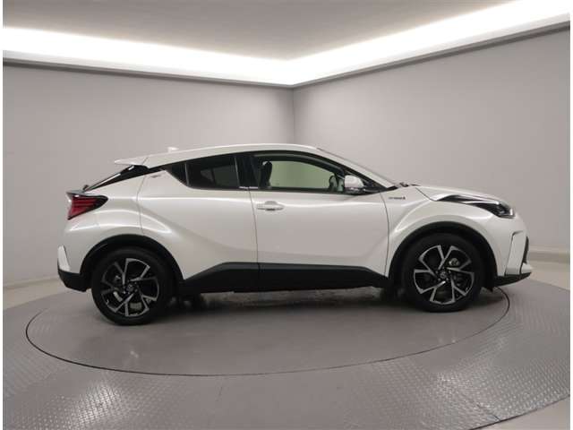 トヨタ&nbsp;C-HR&nbsp;ハイブリッド 1.8 G&nbsp;&nbsp;埼玉県の詳細画像&nbsp;その2