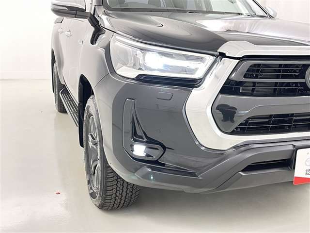 フォグランプ装着車です。暗い夜道の車両前方を明るく照らします