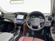 運転席まわりです。　各操作スイッチは使いやすい位置に配置されてます。