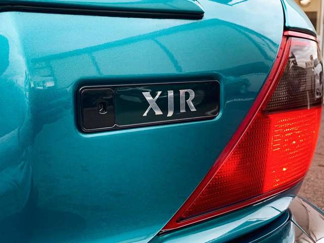 ジャガー XJ XJR 4.0 スーパーチャージド スーパーチャージャー 6気筒 滋賀県の詳細画像 その11