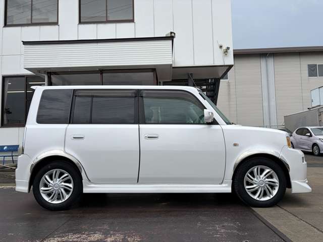 2005 Toyota bB – thumbnail 30
