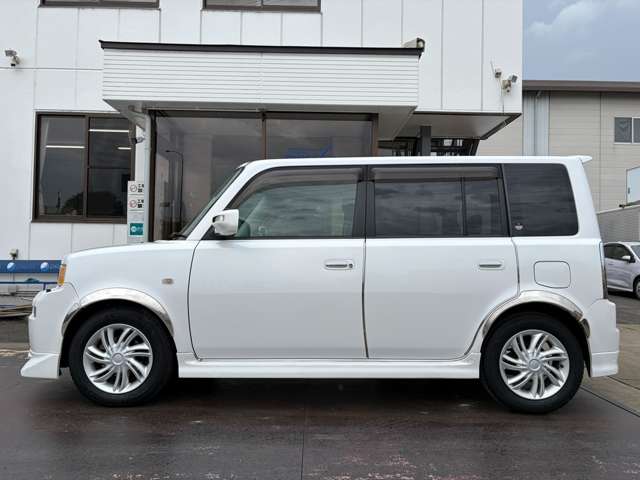 2005 Toyota bB – thumbnail 31