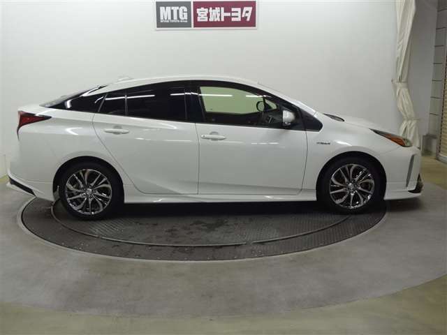 トヨタ&nbsp;プリウス&nbsp;1.8 S ツーリングセレクション&nbsp;&nbsp;宮城県の詳細画像&nbsp;その4