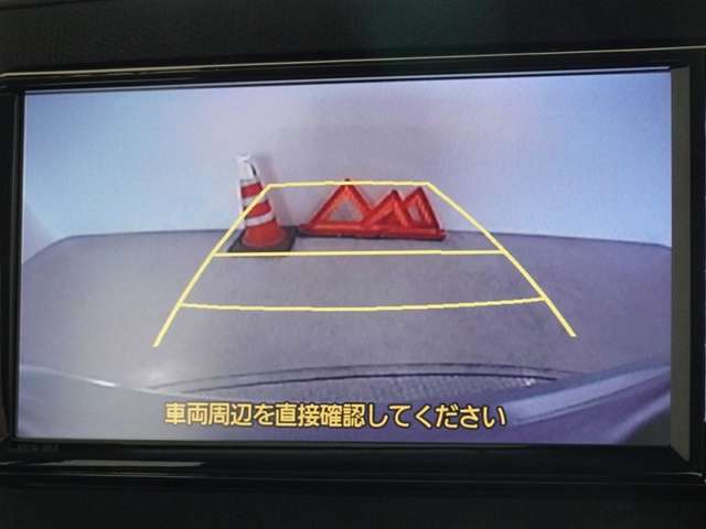 バックガイドモニターを装備しています、車庫入れもラクラクです。