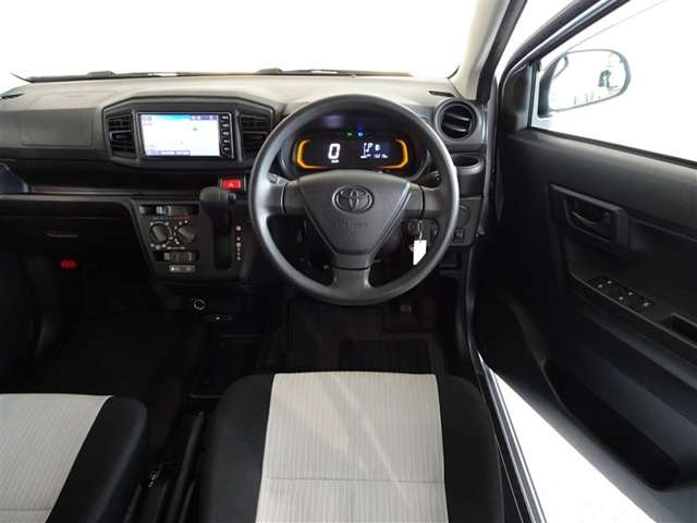 ���E�ǍD�A���삵�₷���^�]�Ȃł��B