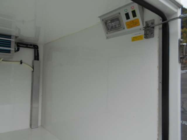 ダイハツ ハイゼットトラック 冷蔵冷凍車 マイナス7度設定 冷蔵 冷凍 パワステ・ABS 鹿児島県の詳細画像 その14