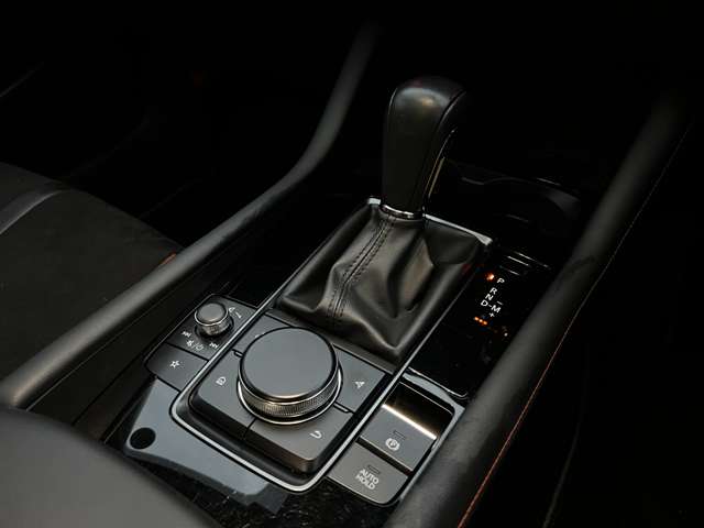 マツダ&nbsp;MAZDA3セダン&nbsp;1.8 XD レトロスポーツエディション ディーゼルターボ&nbsp;純正ワイド10.25インチマツダコネクトナビ&nbsp;埼玉県の詳細画像&nbsp;その16