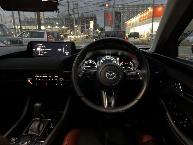 マツダ&nbsp;MAZDA3セダン&nbsp;1.8 XD レトロスポーツエディション ディーゼルターボ&nbsp;純正ワイド10.25インチマツダコネクトナビ&nbsp;埼玉県の詳細画像&nbsp;その4