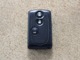スマートキーが付きます。携帯しているだけでドアの施錠・開錠、ＩＧのＯＮ・ＯＦＦができて便利です。