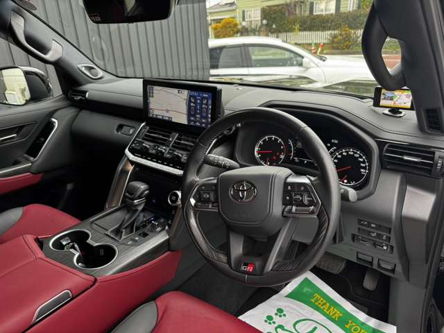 トヨタ ランドクルーザー300 3.5 GRスポーツ 4WD リアエンター サンルーフ 福岡県の詳細画像 その11