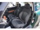 S専用スポーツシートに、「SEVEN 7」専用モルトブラウンステッチが入ったファブリック素材のシートは、清潔感のある綺麗なコンディションです。