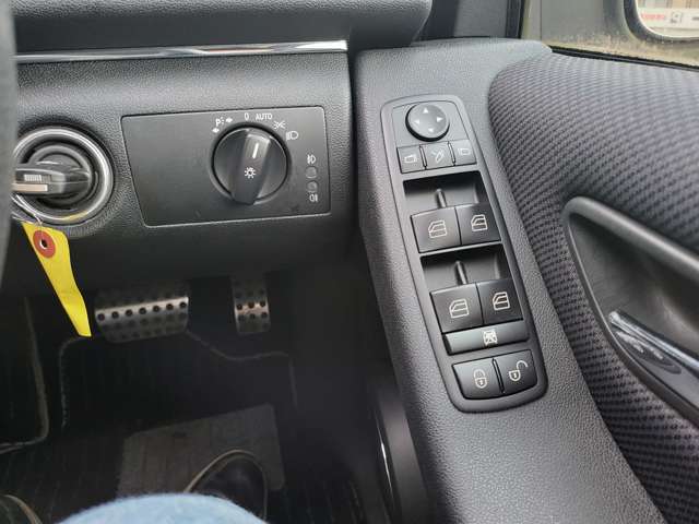 2011 Mercedes-Benz B-Class – thumbnail 27
